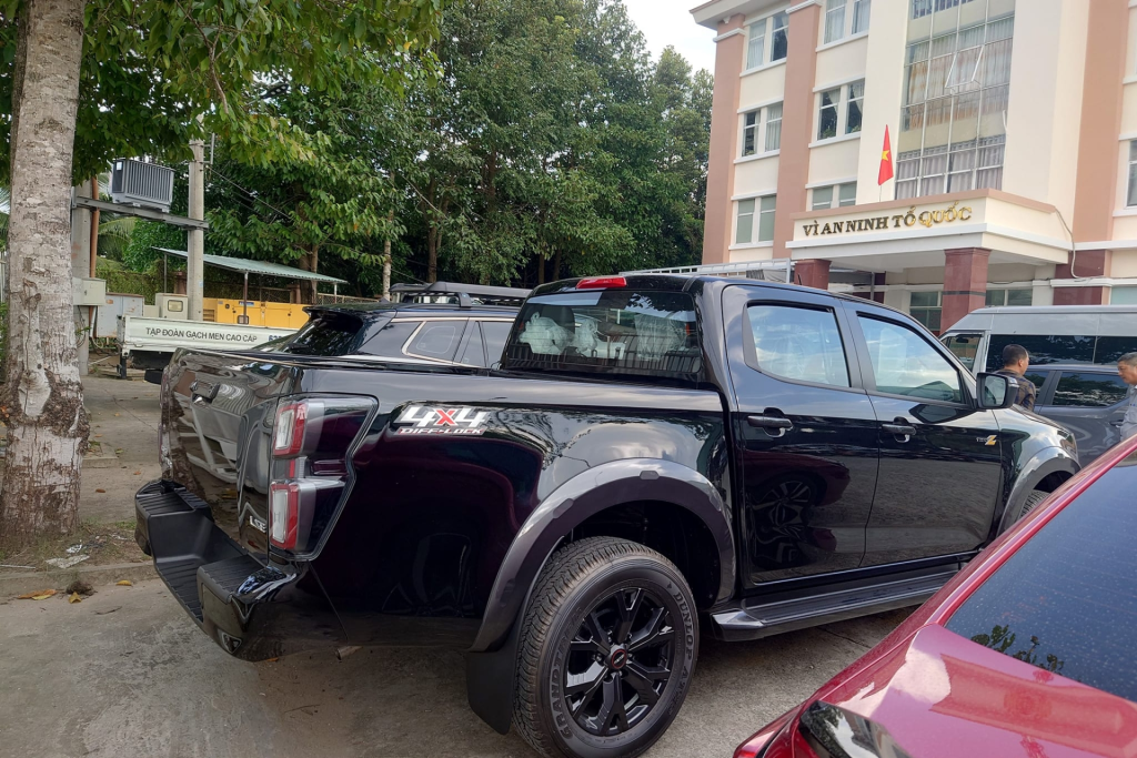 dịch vụ vận chuyển xe bán tải