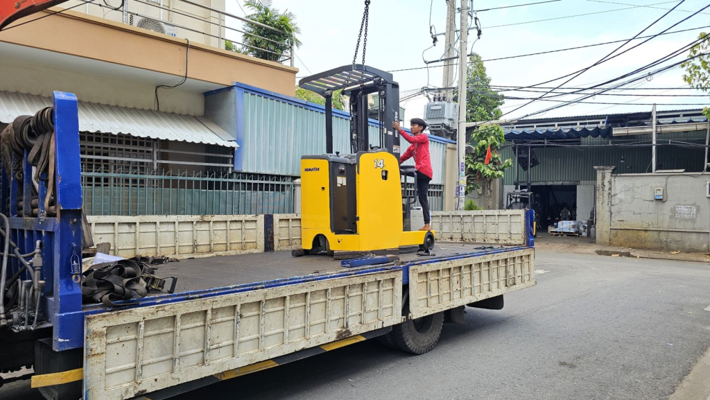 dịch vụ vận chuyển xe nâng