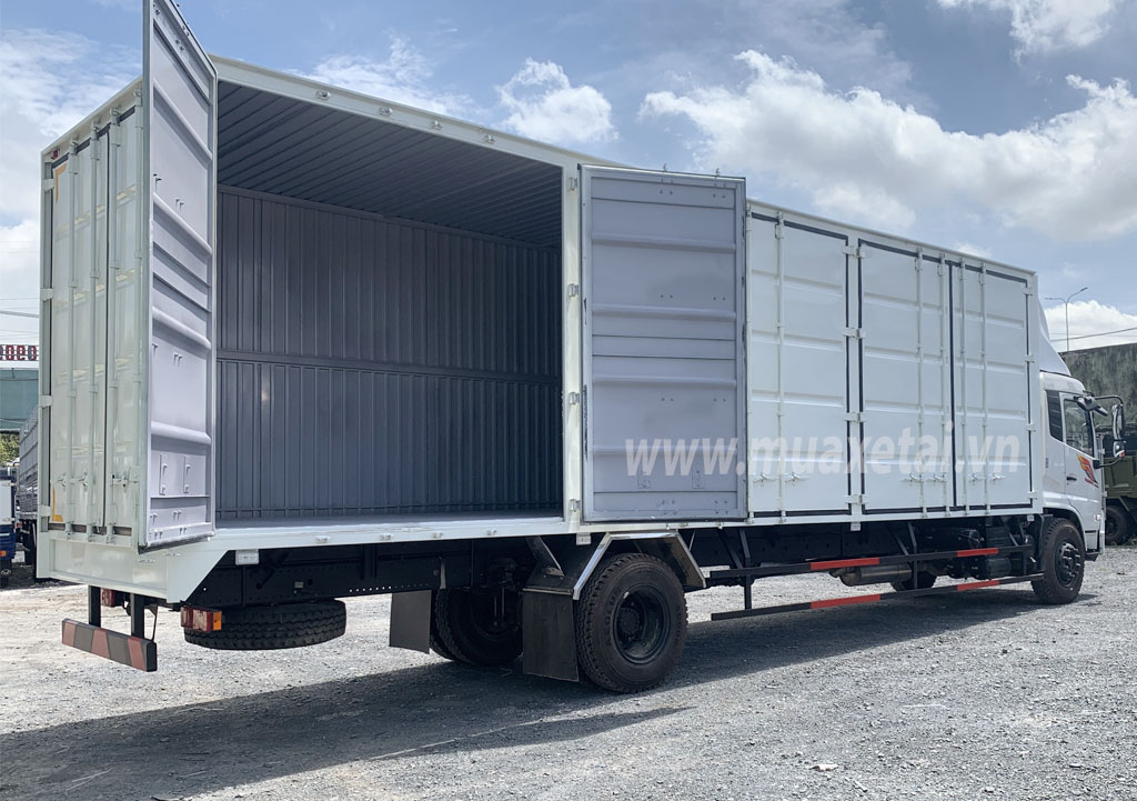 dịch vụ vận chuyển xe tải chở pallet hàng hóa
