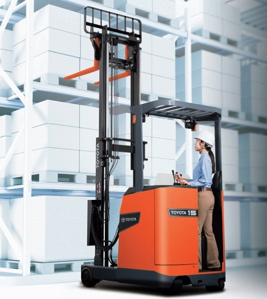 dịch vụ vận chuyển xe nâng điện đứng lái