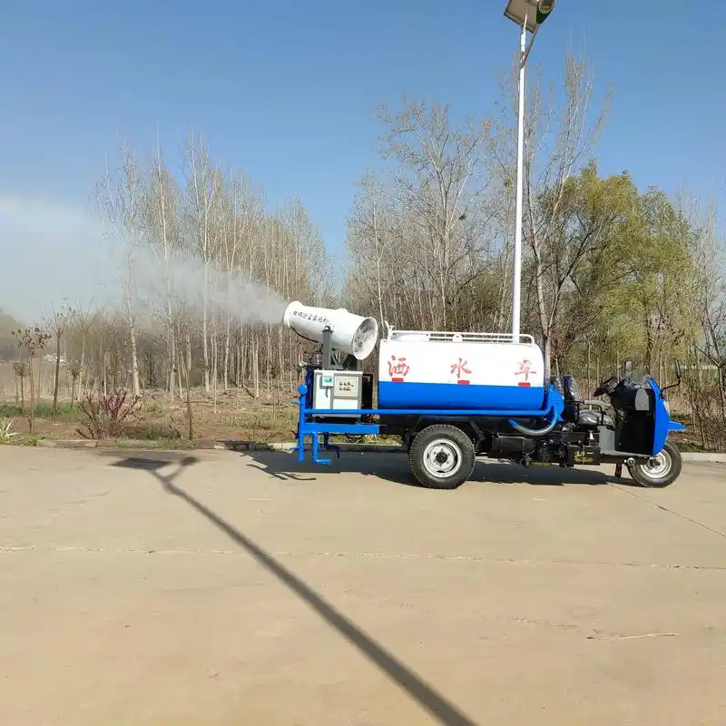 máy phun nước tự hành