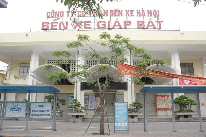 Bến xe Giáp Bát