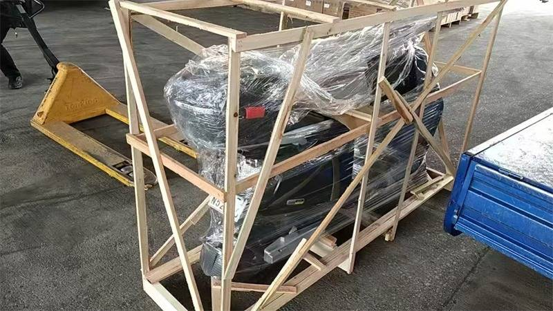 Có Nên Bọc Xe Máy Bằng Xốp Nổ Khi Gửi?