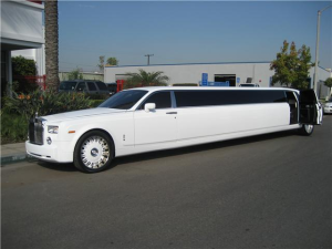Giá Vận Chuyển Xe Ô Tô Limousine Đi Bắc Nam