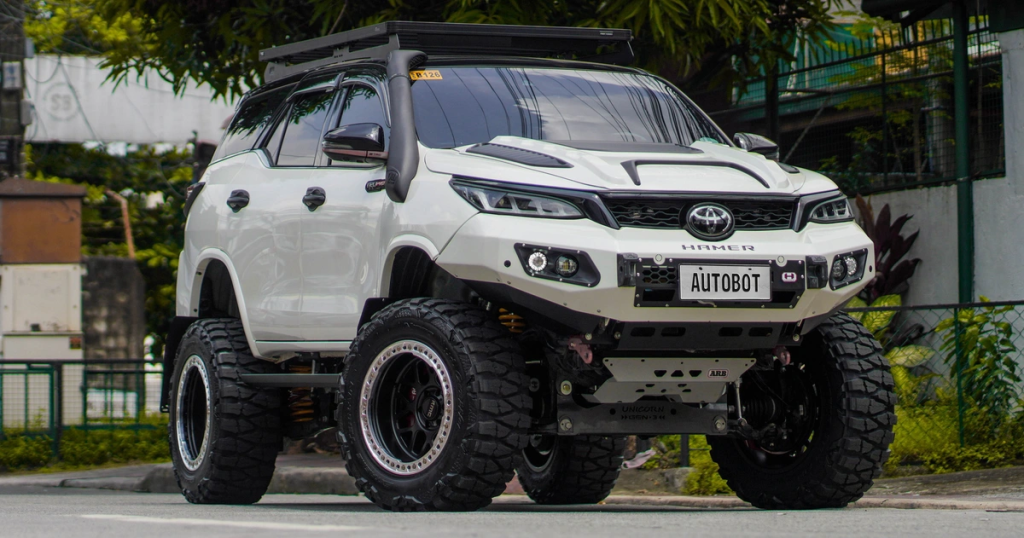 Toyota Fortuner nâng gầm Ironman