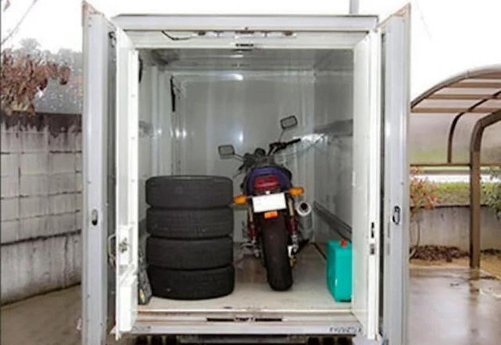 Gửi Xe Máy Qua Container Có An Toàn Không?